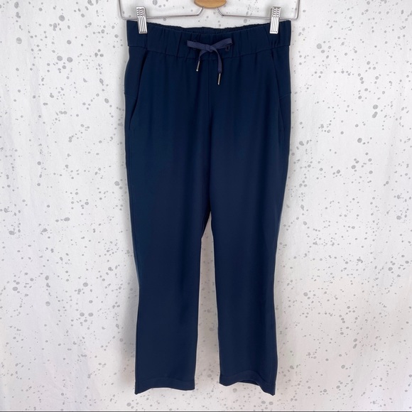 Lululemon On the Fly Crop Woven 23" True Navy 2 - Picture 1 of 12